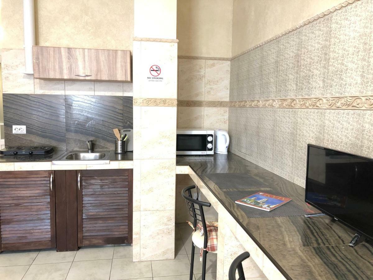 Modern Aparthotel Near Metro Pecherska Kiev Eksteriør bilde