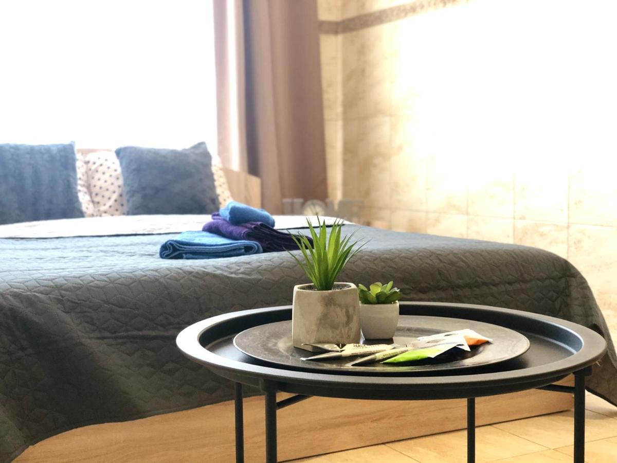 Modern Aparthotel Near Metro Pecherska Kiev Eksteriør bilde